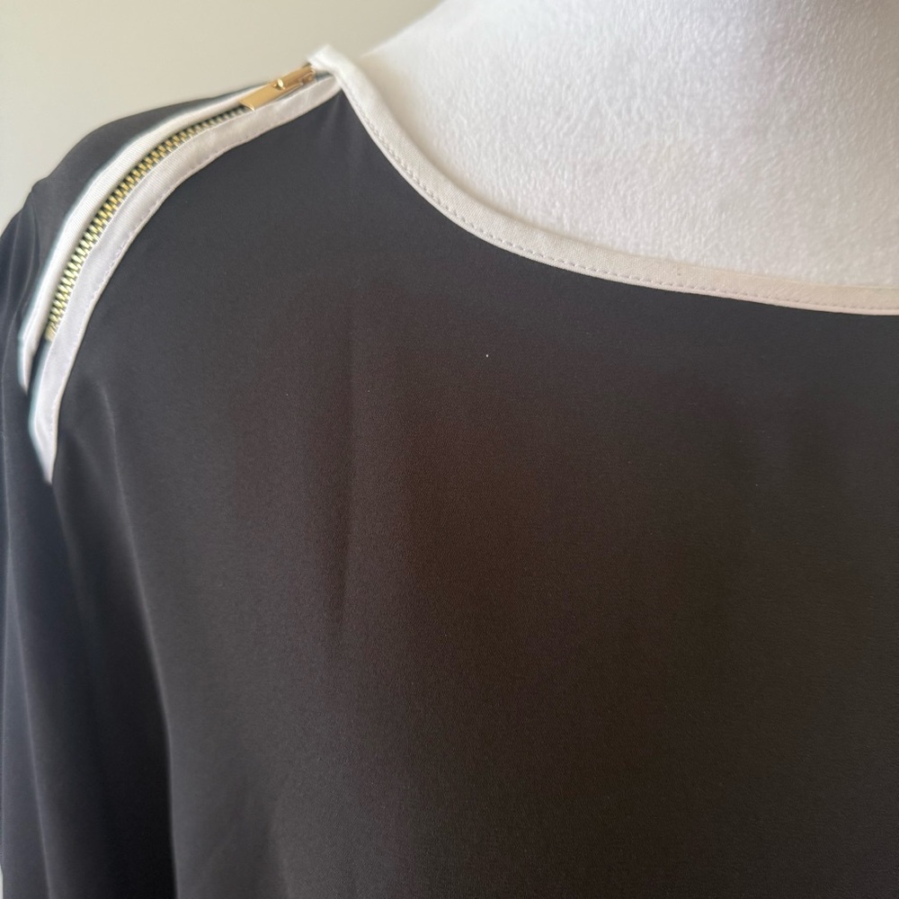 NEW New York & Company Black Bell Sleeve Ruffle Blouse Top Size M - Picture 6 of 11